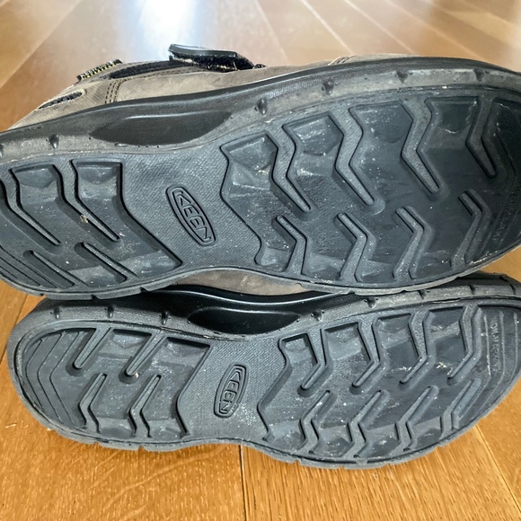 Keen Leather Waterproof Junior Walking Shoes - Picture 6 of 7